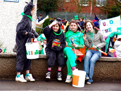 4-girls-sitting.jpg